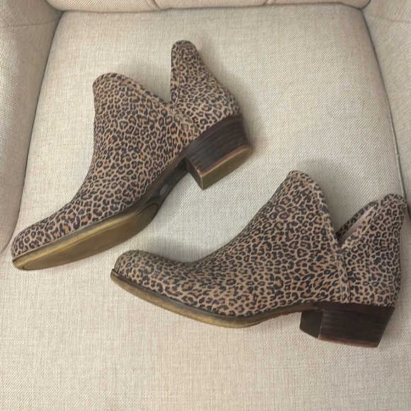 Lucky Brand Shoes - Women’s Lucky brand Leopard booties
